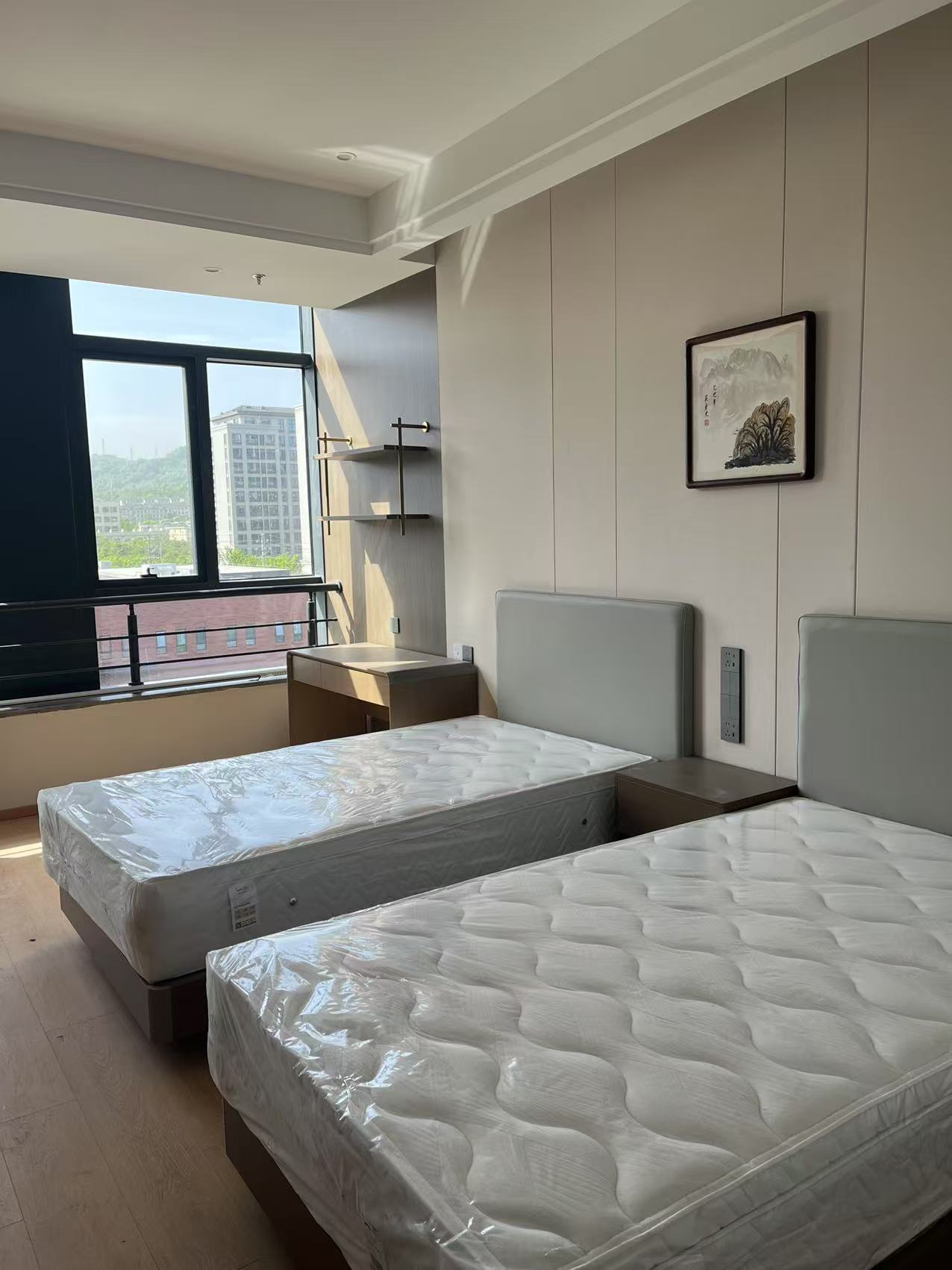 全調(diào)光智能客控主機(jī) 是怎樣實(shí)現(xiàn)酒店節(jié)能的